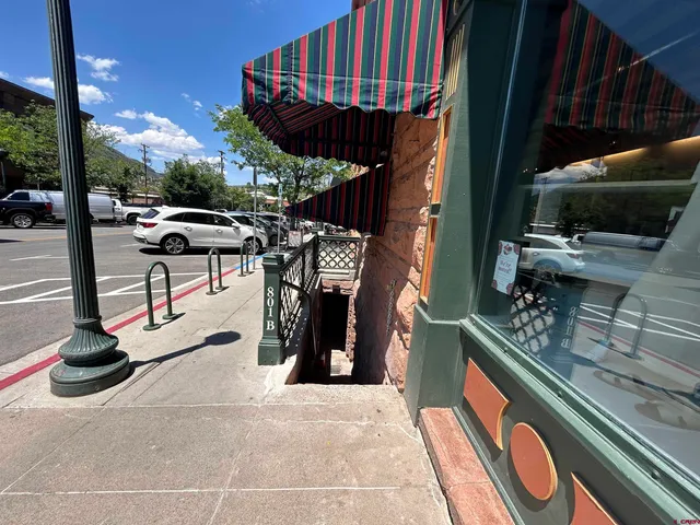 a view of entryway and hall