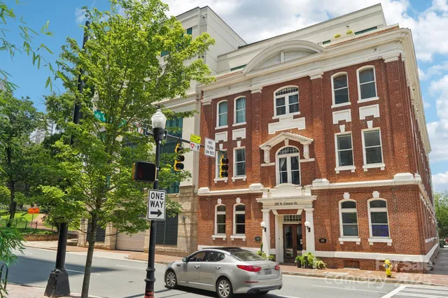 $1,690,000 | 229 North Church Street, Unit 401, Charlotte, NC 28202
