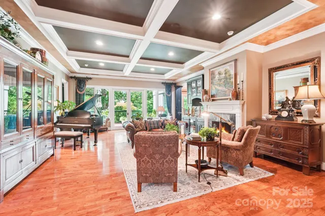 $1,690,000 | 229 North Church Street, Unit 401, Charlotte, NC 28202