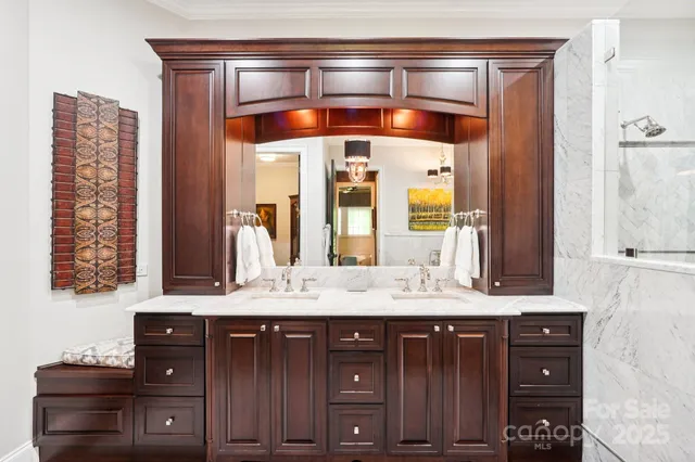 $1,690,000 | 229 North Church Street, Unit 401, Charlotte, NC 28202