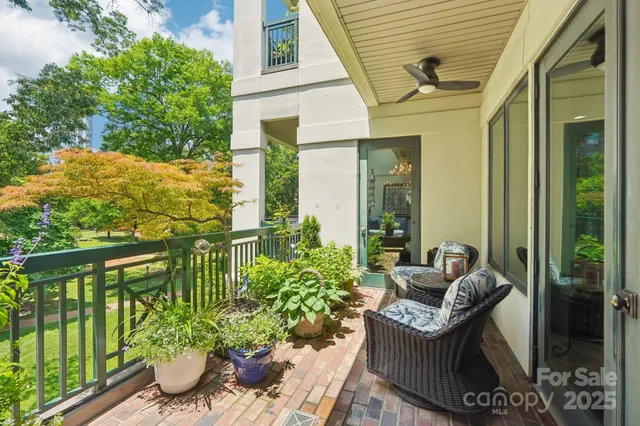 $1,690,000 | 229 North Church Street, Unit 401, Charlotte, NC 28202