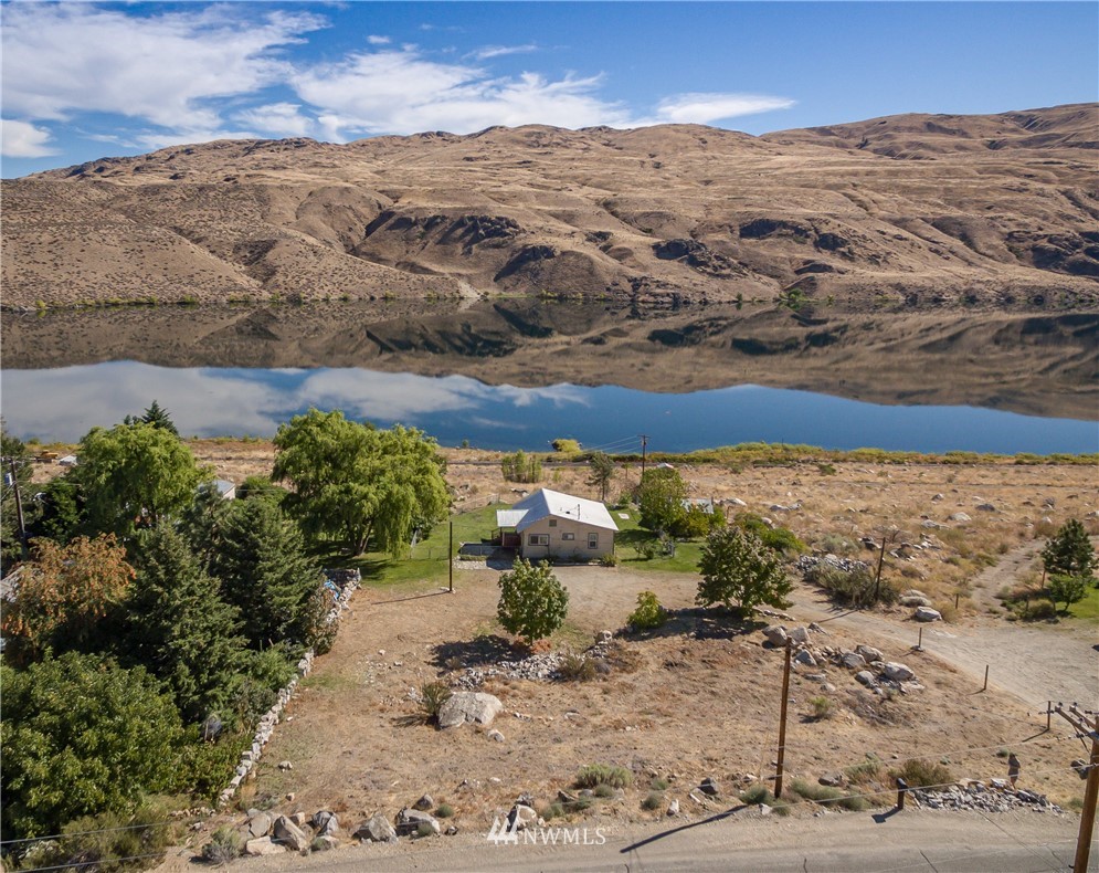 258 Starr Road Pateros, WA 98846 - Photo 2 of 27 Gallery Image 2