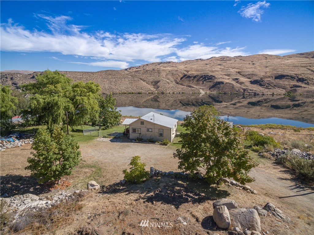 258 Starr Road Pateros, WA 98846 - Photo 3 of 27 Gallery Image 3
