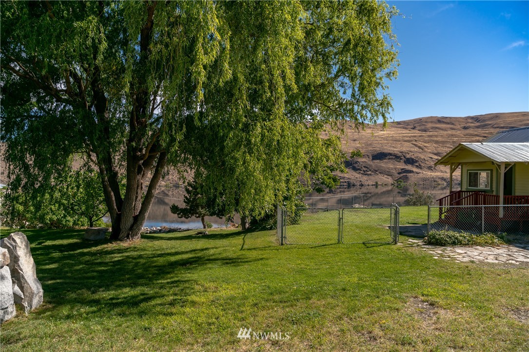 258 Starr Road Pateros, WA 98846 - Photo 4 of 27 Gallery Image 4
