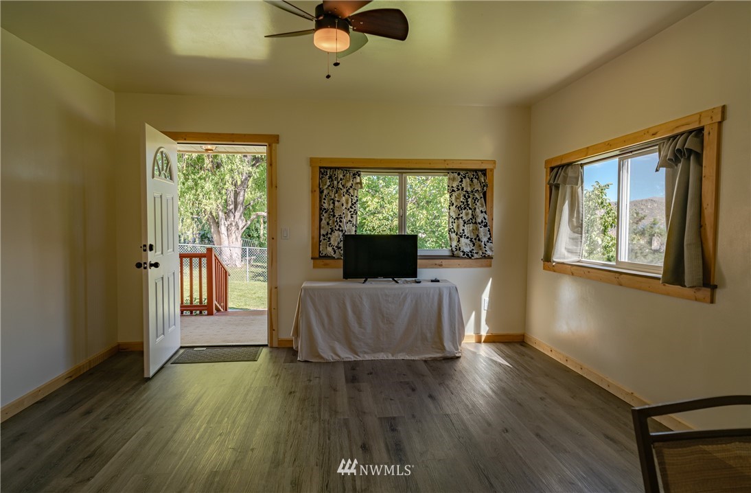 258 Starr Road Pateros, WA 98846 - Photo 6 of 27 Gallery Image 6