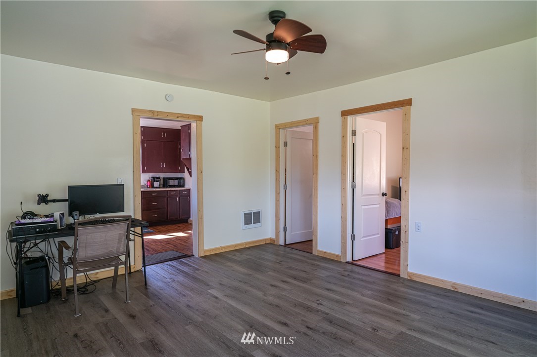 258 Starr Road Pateros, WA 98846 - Photo 8 of 27 Gallery Image 8