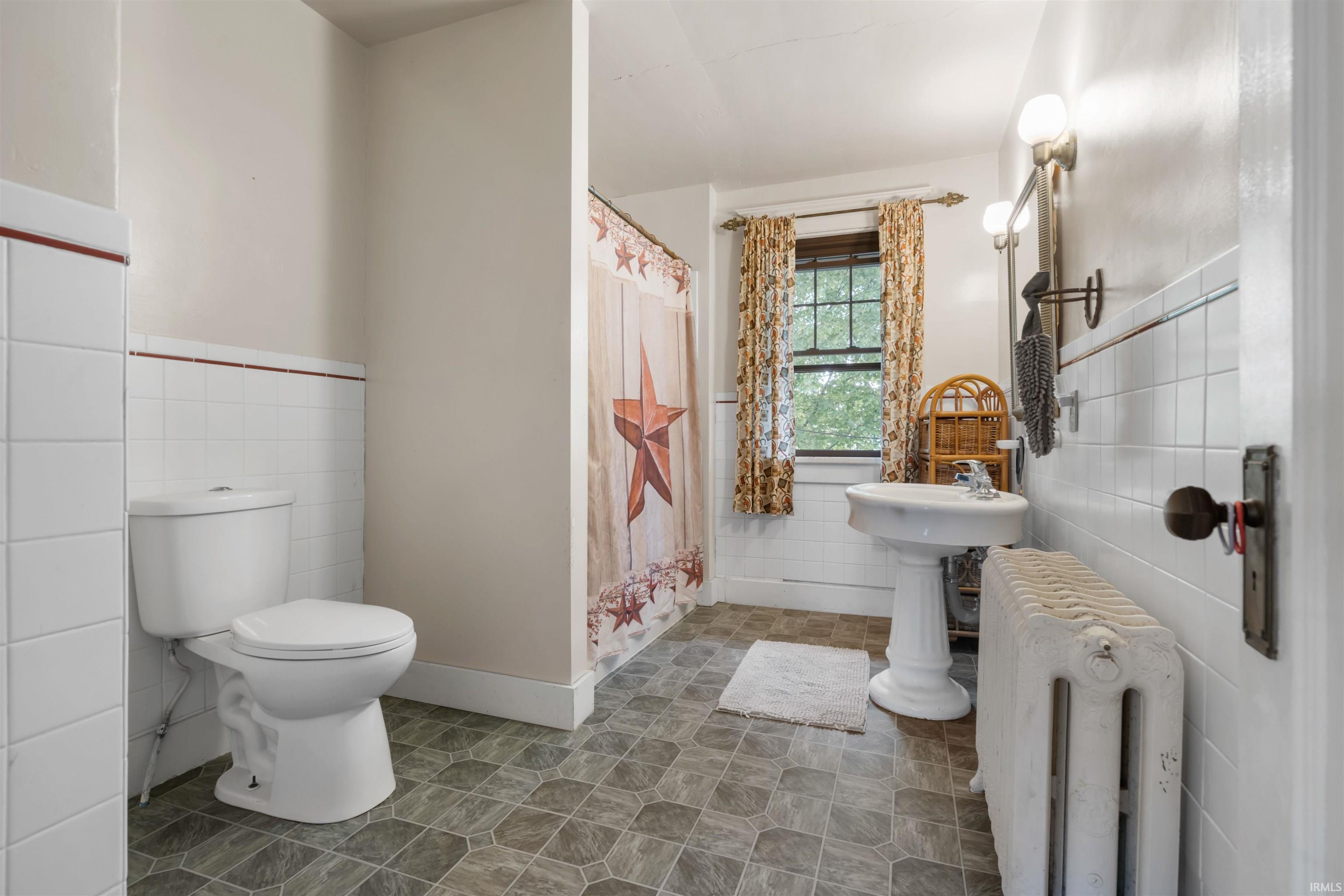 903 South Cavin Street Ligonier, IN 46767 - Photo 11 of 14