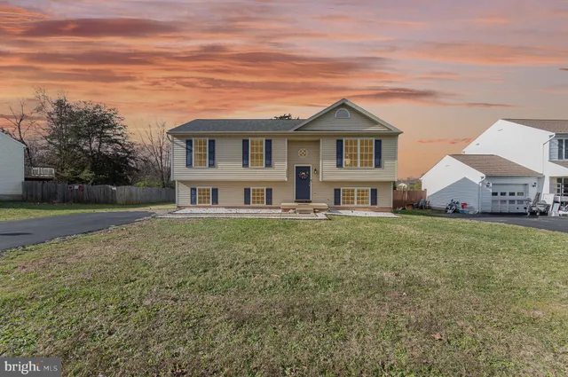 $439,900 | 12006 Falcon Ridge Drive, Fredericksburg, VA 22407