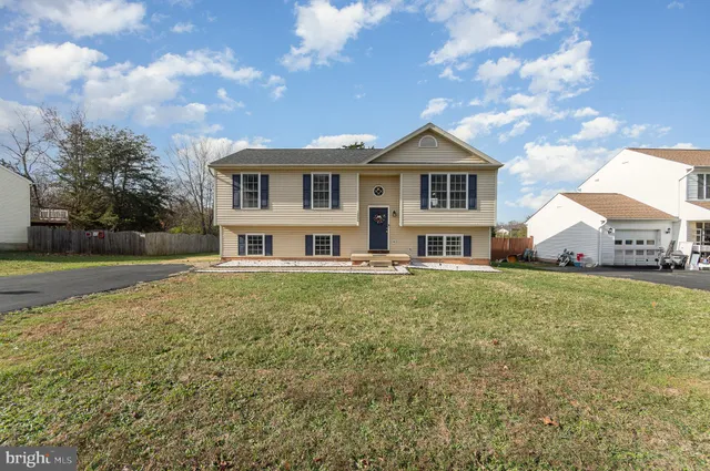 $439,900 | 12006 Falcon Ridge Drive, Fredericksburg, VA 22407