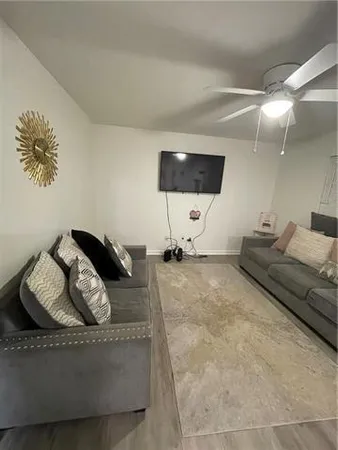 $1,195 | 4456 Pontchartrain Drive, Unit 3, Slidell, LA 70458