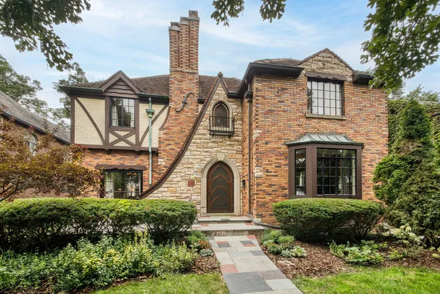 $1,275,000 | 1444 Forest Avenue, River Forest, IL 60305