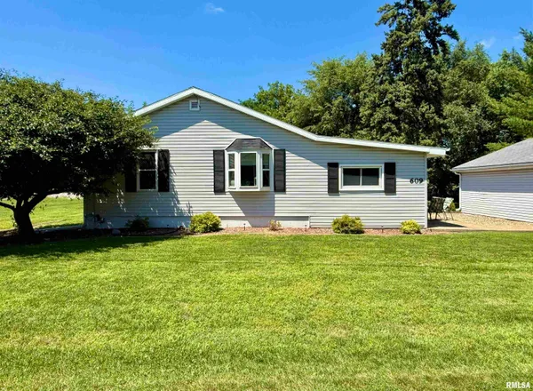 $120,000 | 609 Glenway Avenue, Knoxville, IL 61448