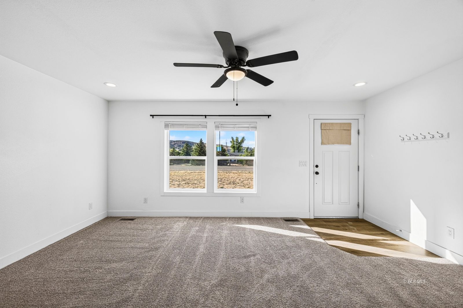 937 Spring Valley Parkway Spring Creek, NV 89815 - Photo 3 of 39