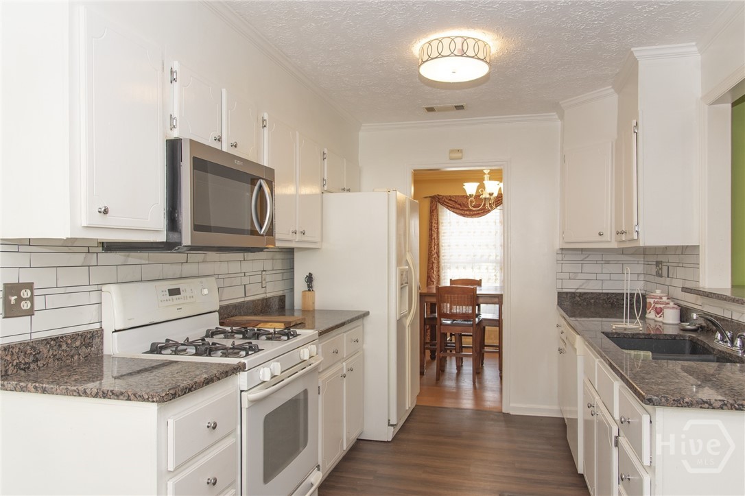 6 Rivers Bend Drive Savannah, GA 31406 - Photo 13 of 27