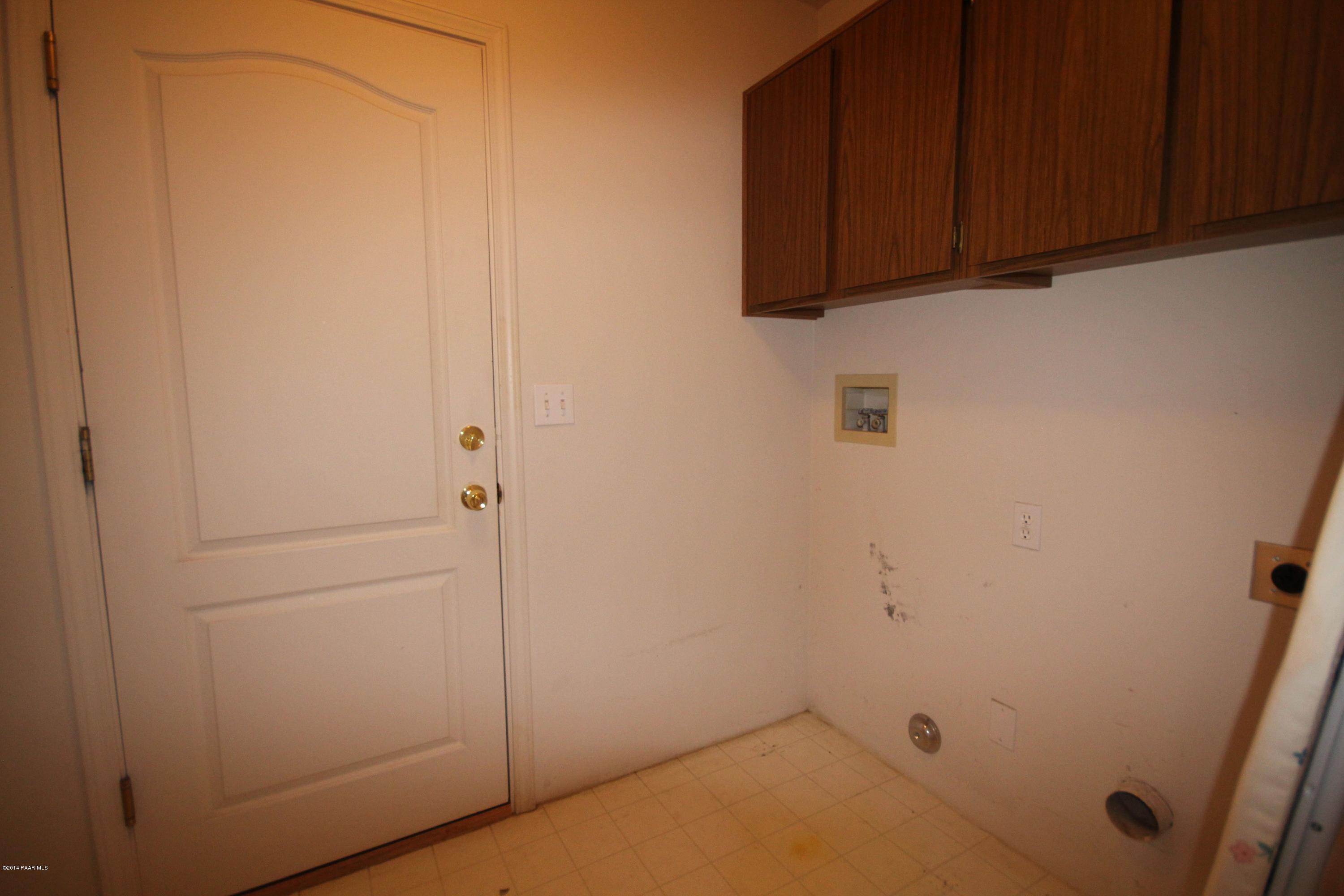 3221 North Reed Road Chino Valley, AZ 86323 - Photo 20 of 24 a view of cabinets