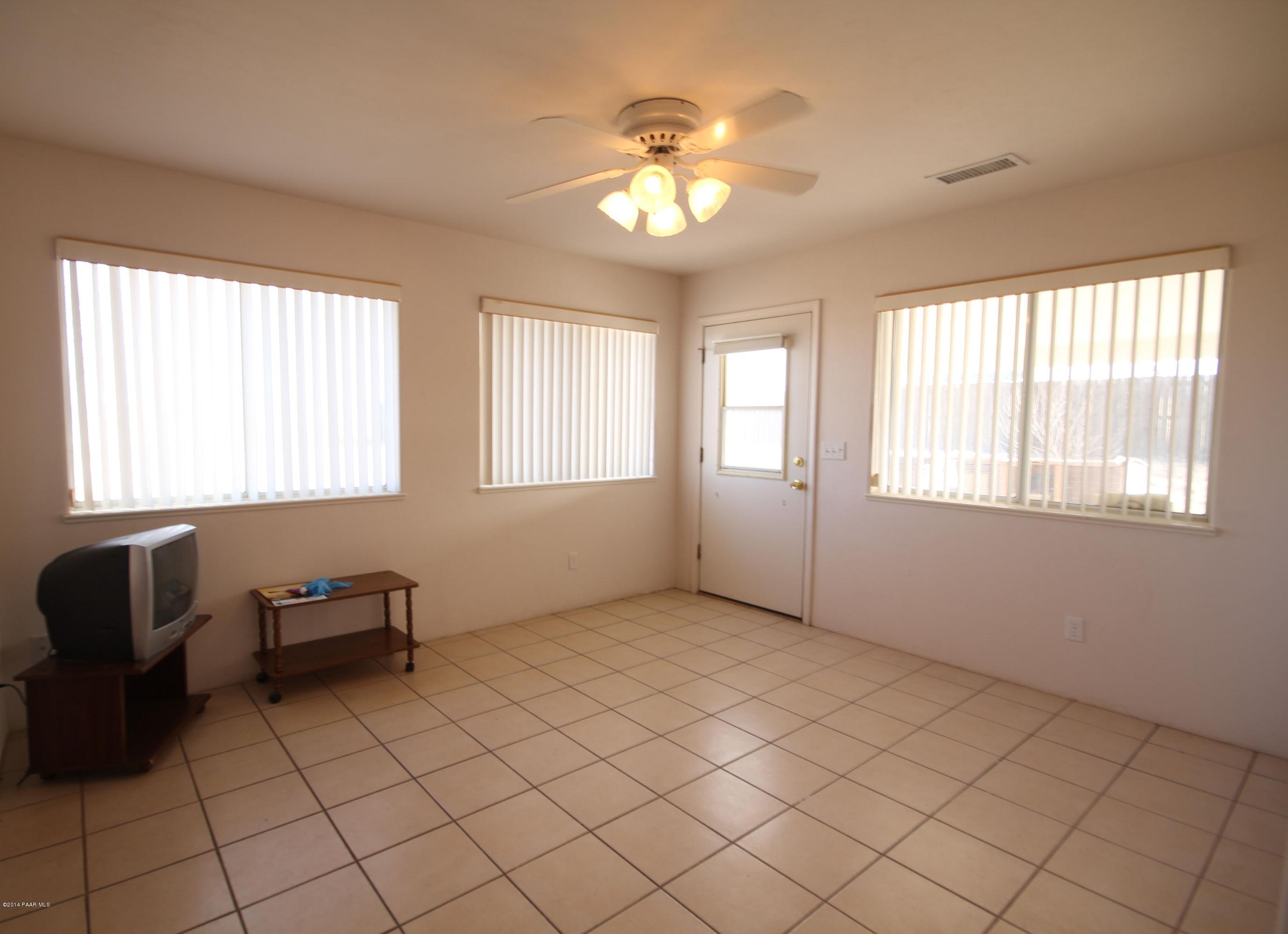 3221 North Reed Road Chino Valley, AZ 86323 - Photo 8 of 24 a view of a livingroom with furniture