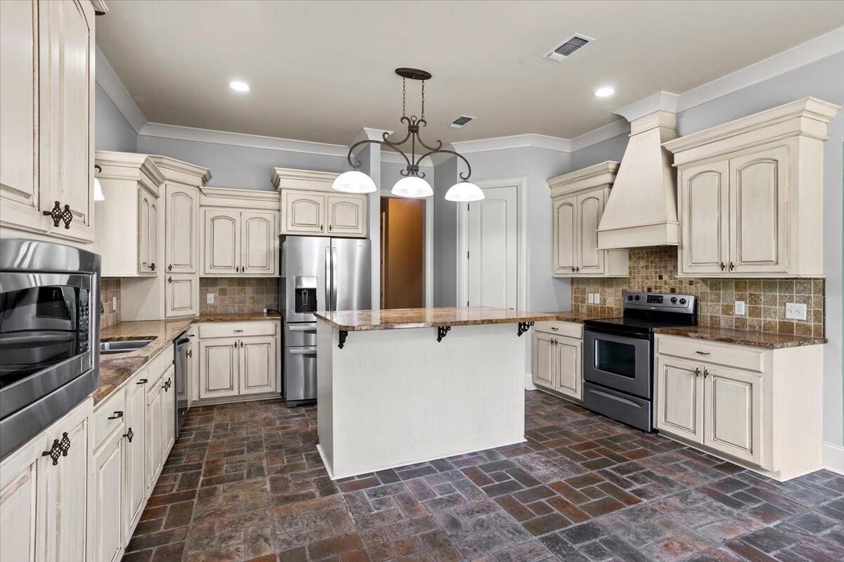 10 Magnolia Crossing Road Sumrall, MS 39482 - Photo 8 of 34 Kitchen