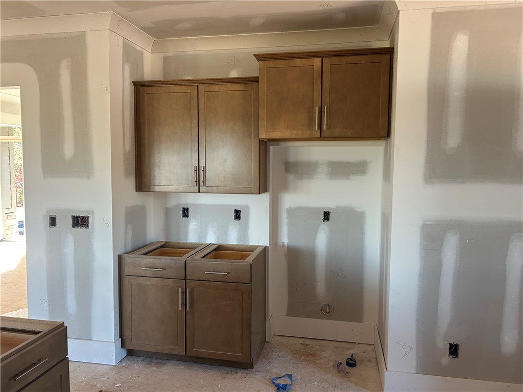 132 Shale Drive Central, SC 29630 - Photo 9 of 23 Coffee bar area