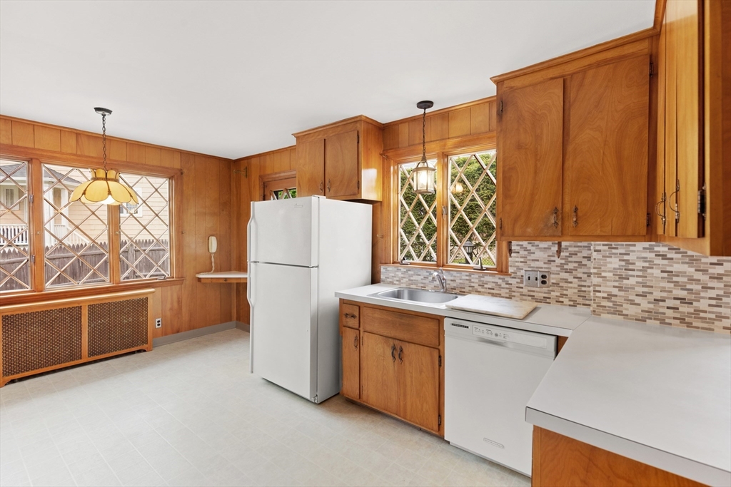 35 Badger Road Medford, MA 02155 - Photo 12 of 30