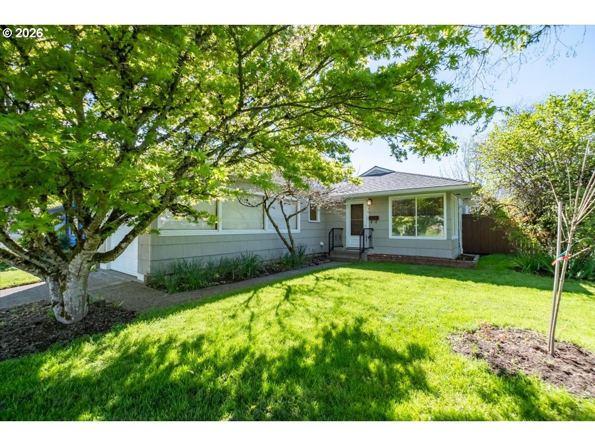 936 Northwest 34th Street Corvallis, OR 97330 - Photo 12 of 33