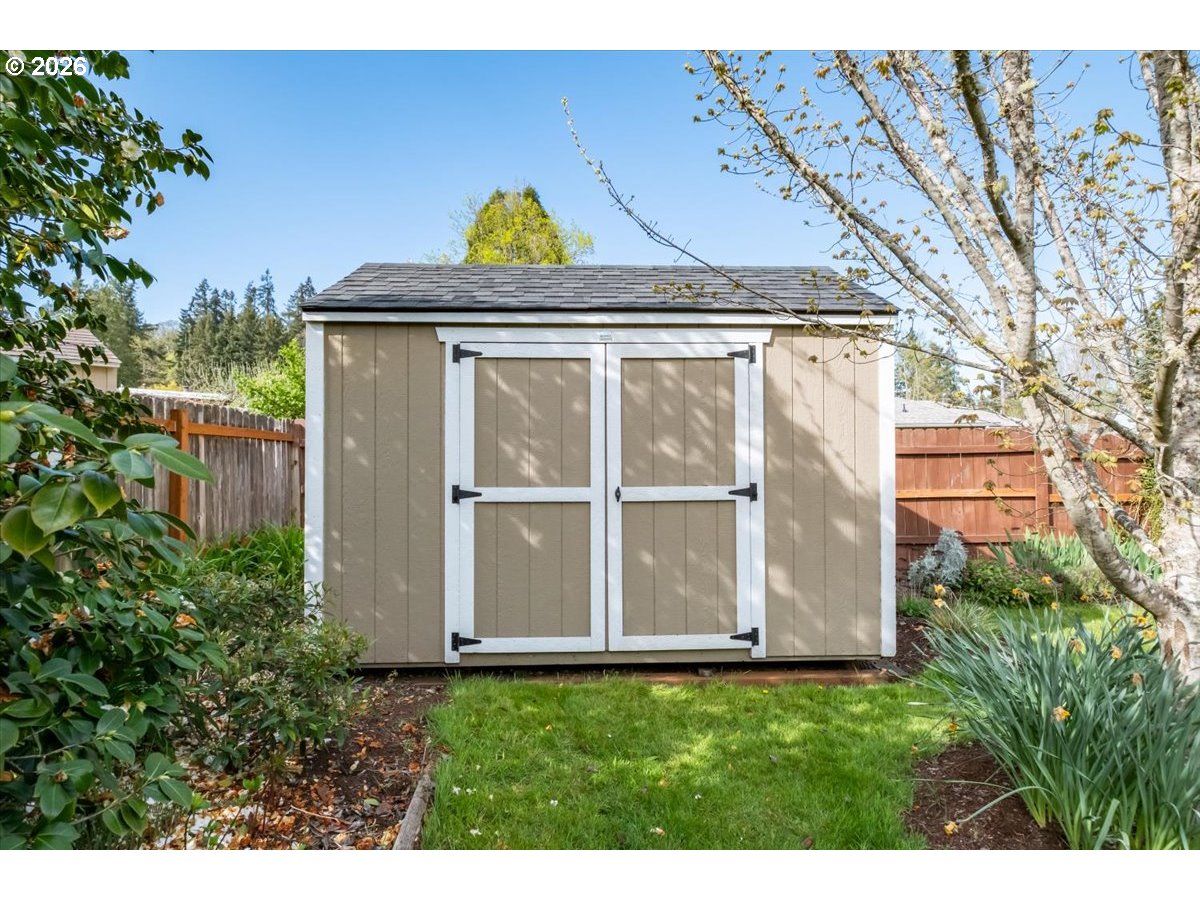 936 Northwest 34th Street Corvallis, OR 97330 - Photo 23 of 33