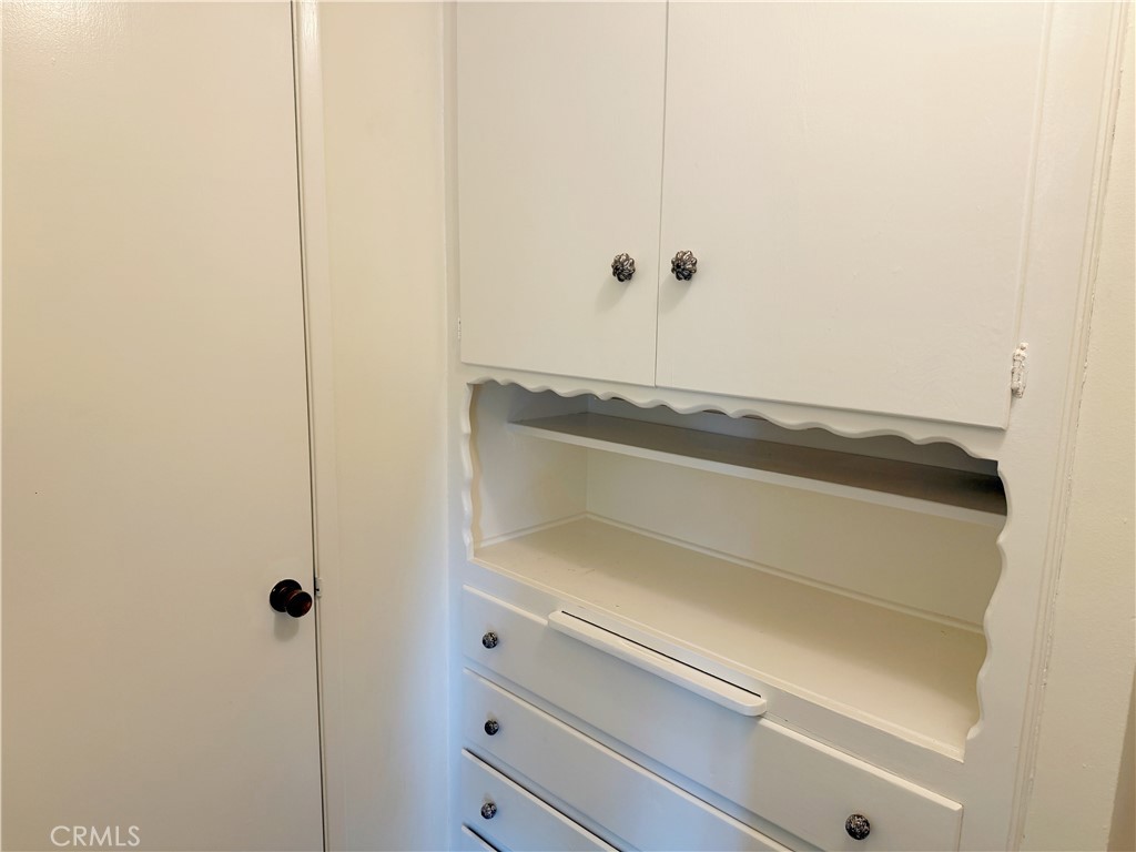 2030 East 3rd Street, Unit 5 Long Beach, CA 90814 - Photo 19 of 23 a close view of stove