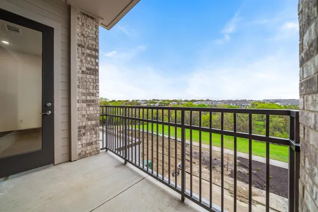 $2,300 | 2700 Old Denton Road, Unit 3336, Carrollton, TX 75007