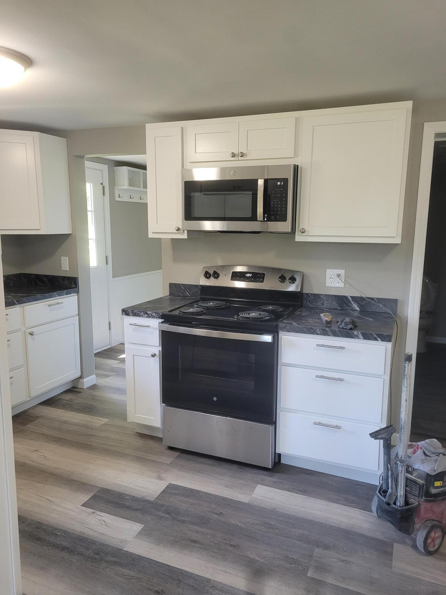61 South Dengler Road Muskegon, MI 49442 - Photo 5 of 17 20240612_122317