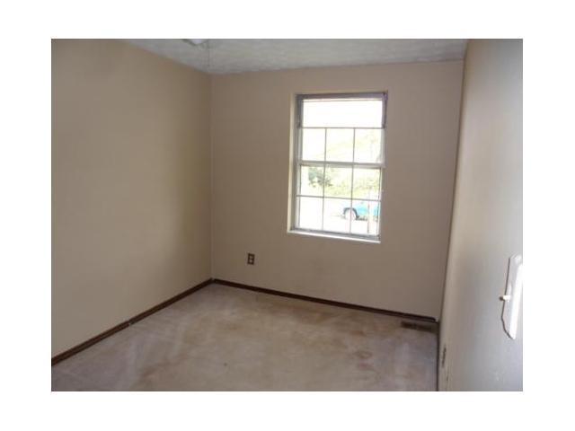 4093 Clabber Road Columbus, OH 43207 - Photo 6 of 12 Gallery Image 6