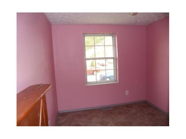 4093 Clabber Road Columbus, OH 43207 - Photo 7 of 12 Gallery Image 7