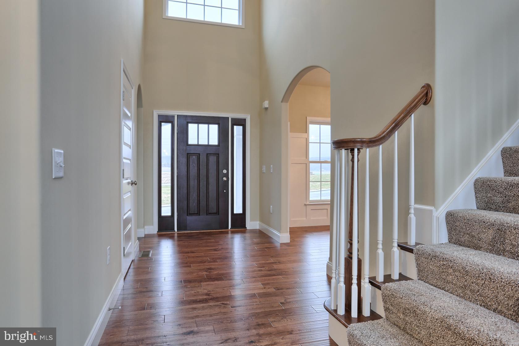 23 Rolling Meadow Road Lebanon, PA 17046 - Photo 6 of 44 a view of a livingroom with furniture and wooden floor