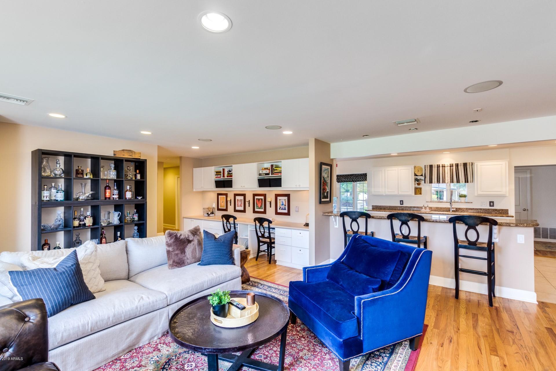 5231 North 42nd Place Phoenix, AZ 85018 - Photo 8 of 40 42nd - 5231 (20)