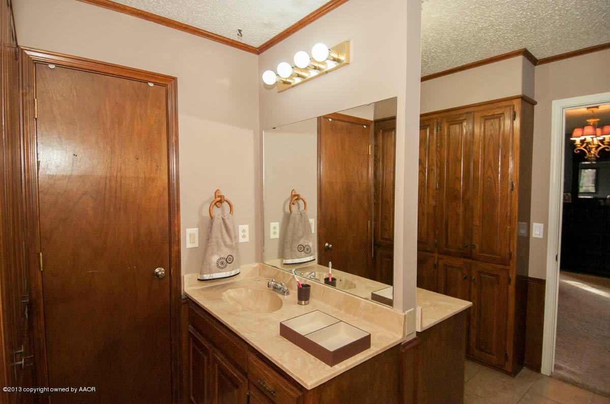 5209 While A Way Road Amarillo, TX 79109 - Photo 16 of 32 MASTER BATH VIEW 1