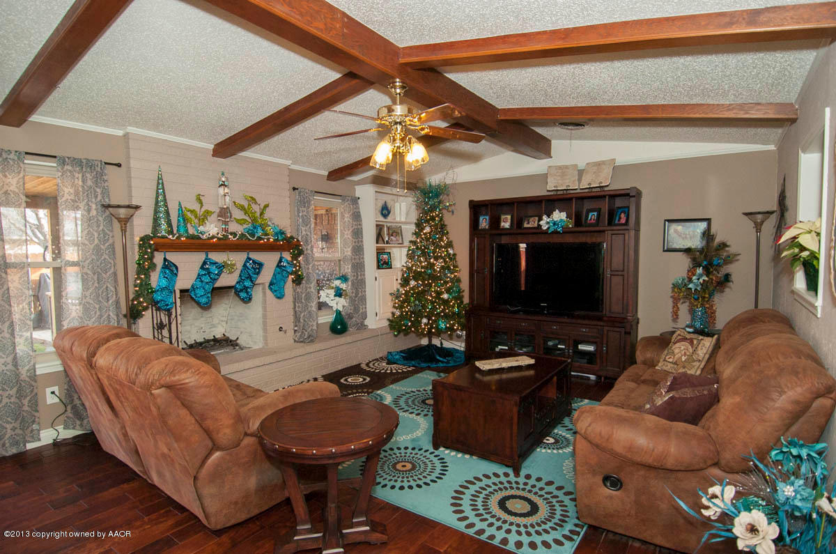 5209 While A Way Road Amarillo, TX 79109 - Photo 18 of 32 LIVING VIEW 1
