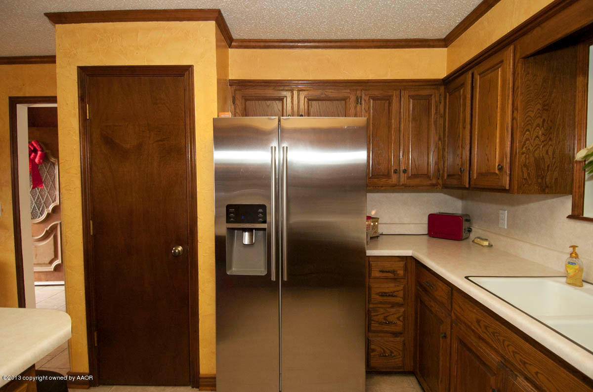 5209 While A Way Road Amarillo, TX 79109 - Photo 19 of 32 KITCHEN VIEW 3