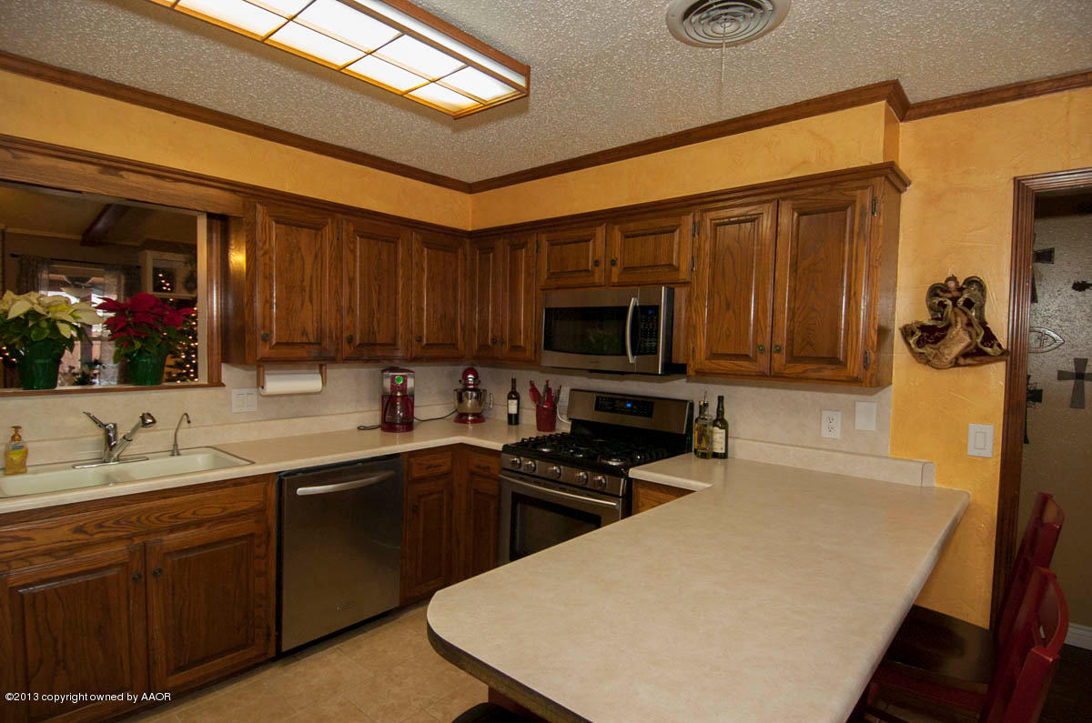 5209 While A Way Road Amarillo, TX 79109 - Photo 20 of 32 KITCHEN VIEW 2