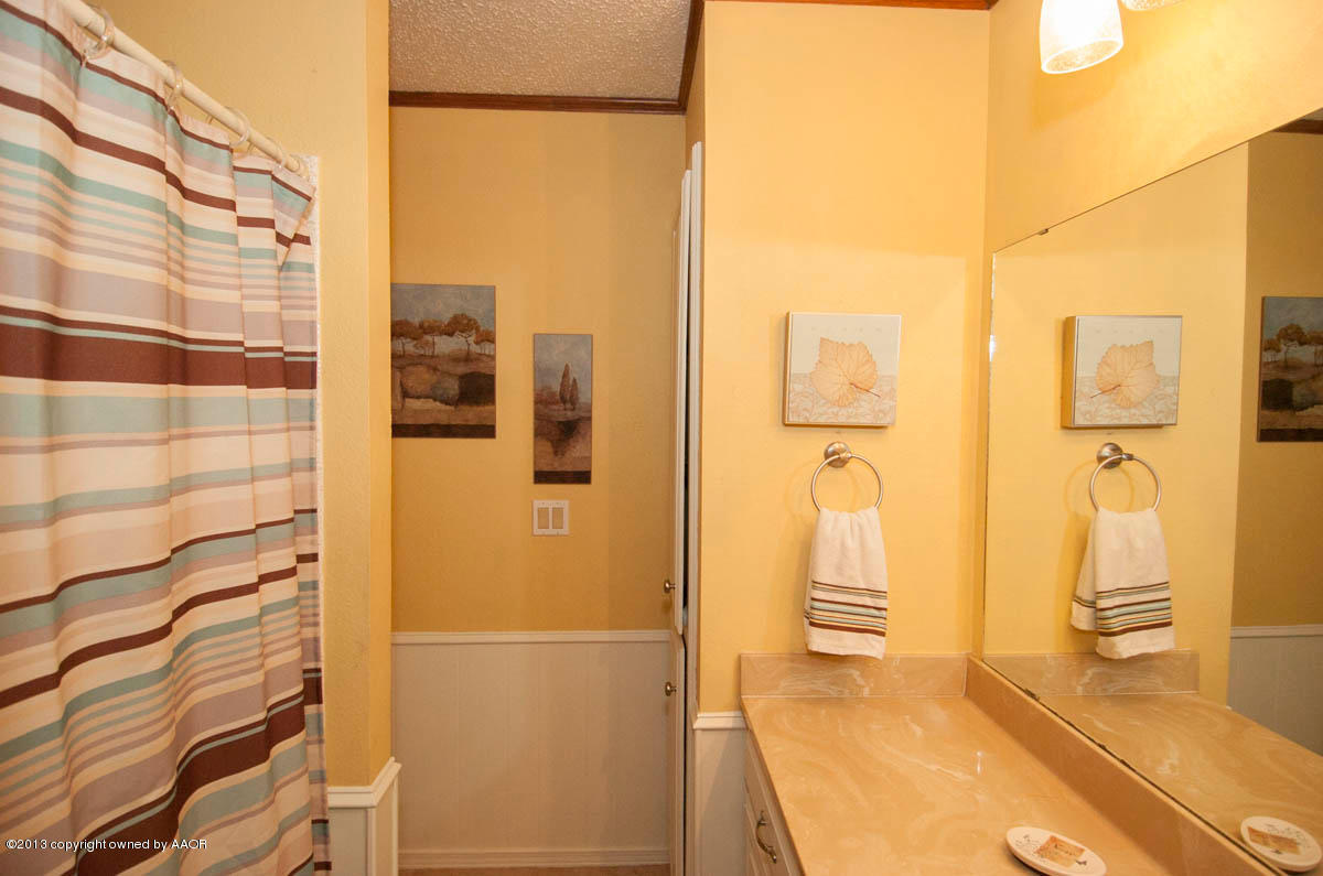 5209 While A Way Road Amarillo, TX 79109 - Photo 31 of 32 BATHROOM 2 VIEW 2