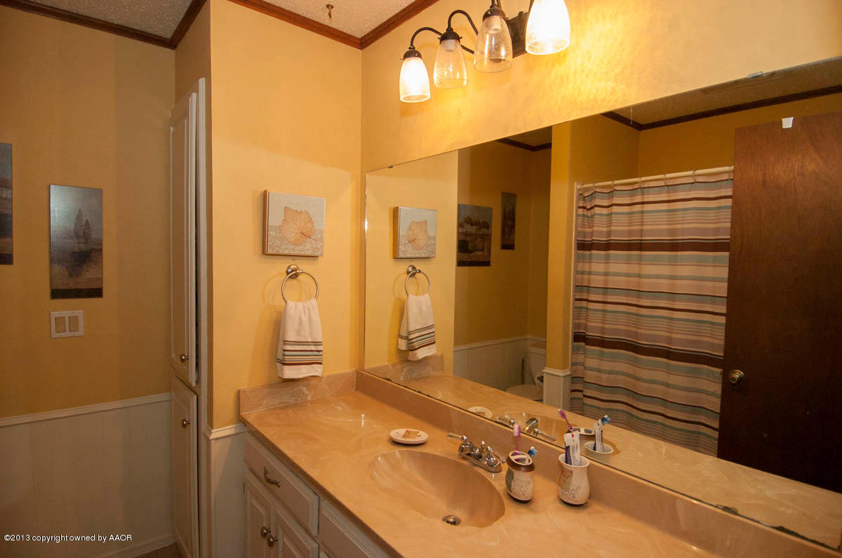 5209 While A Way Road Amarillo, TX 79109 - Photo 32 of 32 BATHROOM 2 VIEW 1