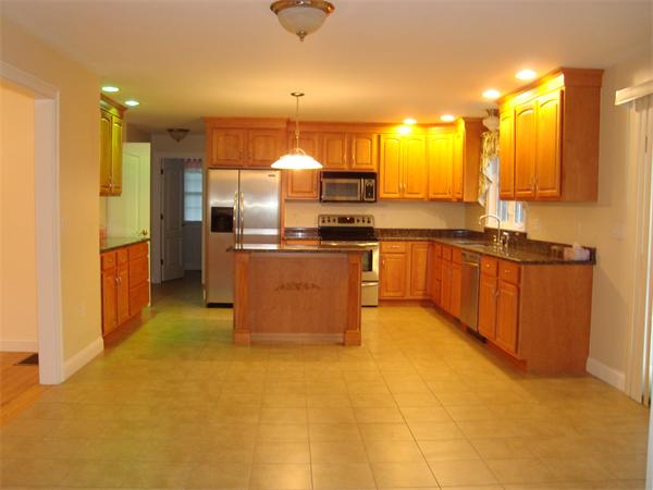 39 Old Farm Road Douglas, MA 01516 - Photo 8 of 23 Gallery Image 8