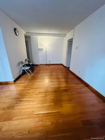 $2,900 | 147-20 35th Avenue, Unit 2F | Murray Hill - Flushing