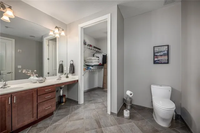 $429,950 | 1101 Walnut Street, Unit 1009, Kansas City, MO 64106