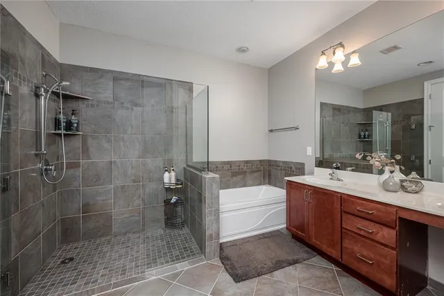 $429,950 | 1101 Walnut Street, Unit 1009, Kansas City, MO 64106