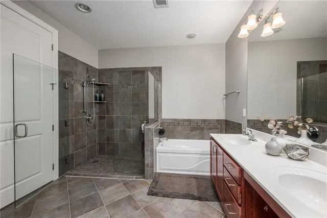 $429,950 | 1101 Walnut Street, Unit 1009, Kansas City, MO 64106