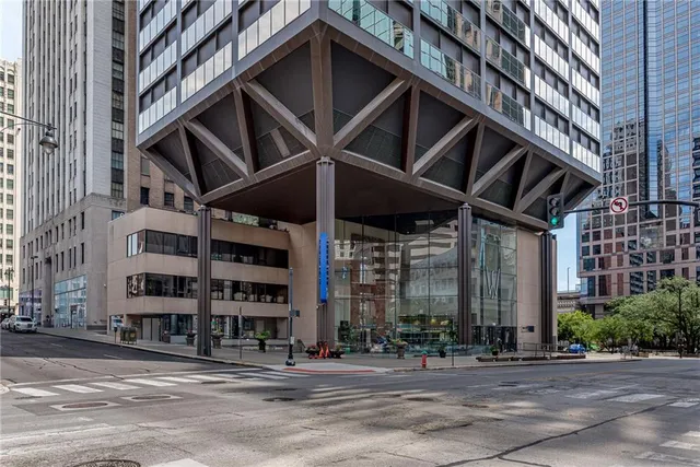 $429,950 | 1101 Walnut Street, Unit 1009, Kansas City, MO 64106