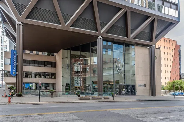 $429,950 | 1101 Walnut Street, Unit 1009, Kansas City, MO 64106