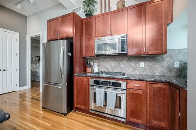 $429,950 | 1101 Walnut Street, Unit 1009, Kansas City, MO 64106