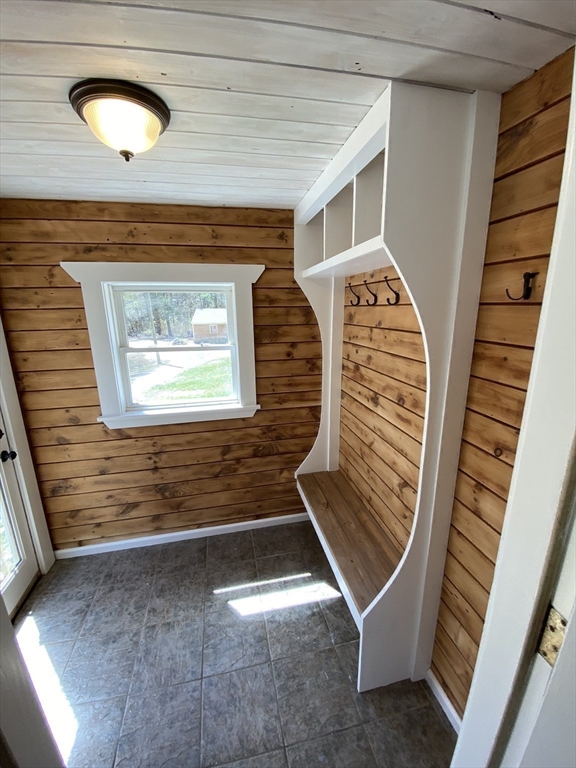 137 Chipaway Road East Freetown, MA 02717 - Photo 22 of 39 Gallery Image 22
