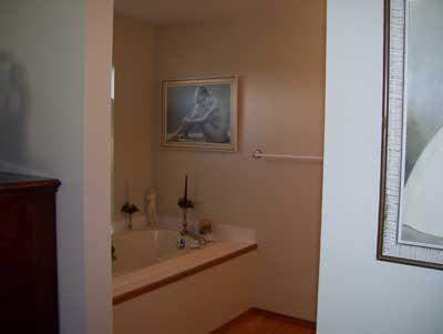 528 South Hennessy Road Yakima, WA 98908 - Photo 22 of 26 a bathroom with a sink and mirror