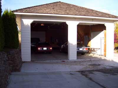 528 South Hennessy Road Yakima, WA 98908 - Photo 8 of 26 a view of a car garage