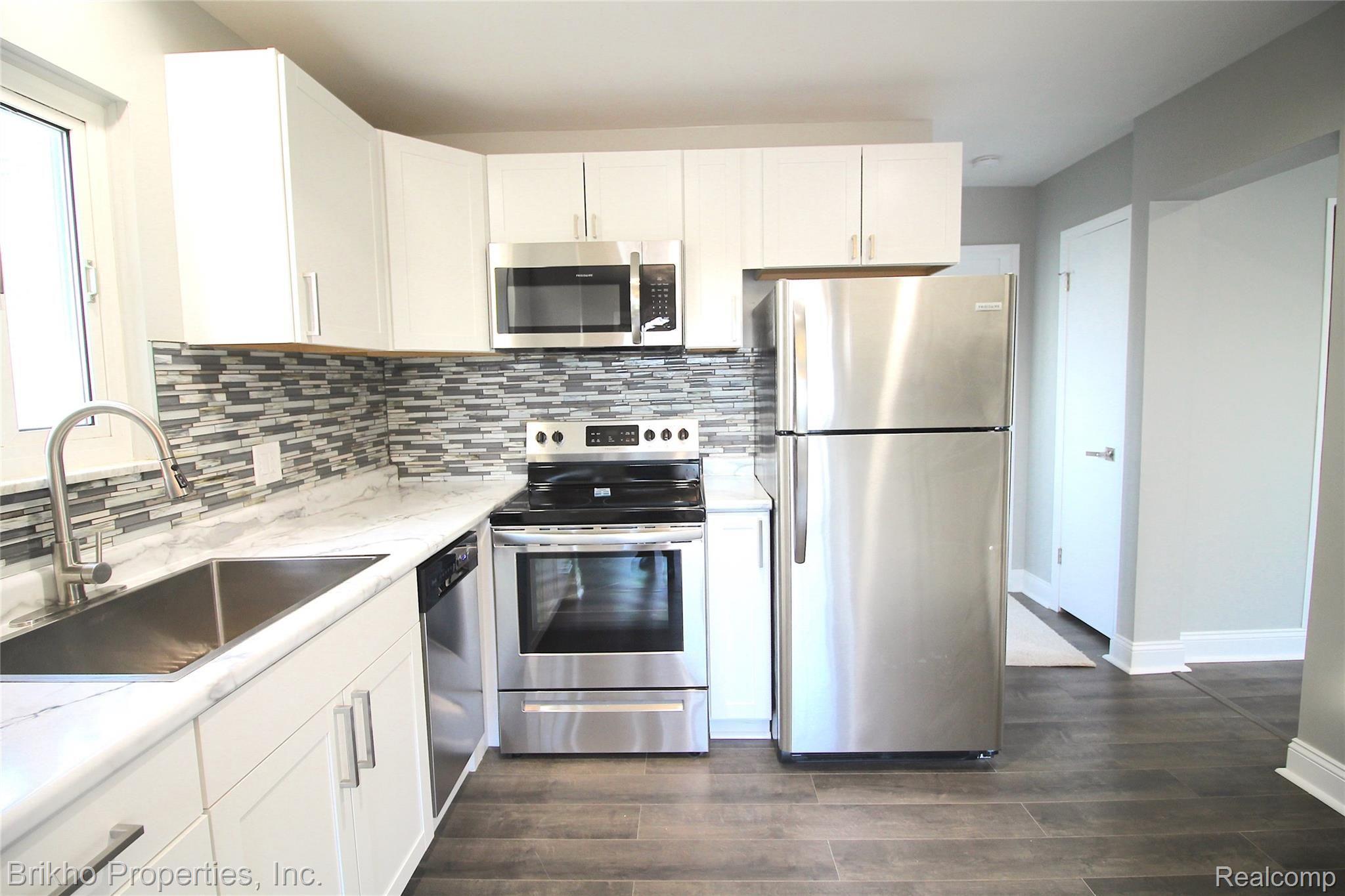 29422 Hoover Road, Unit 29 Warren, MI 48093 - Photo 10 of 23 IMG_1747.jpg